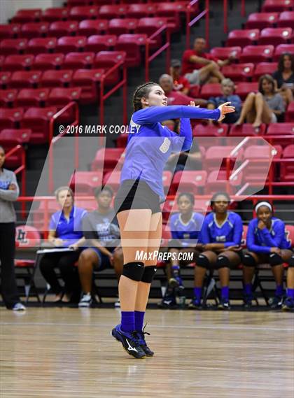 Thumbnail 2 in Connally @ Lorena photogallery.