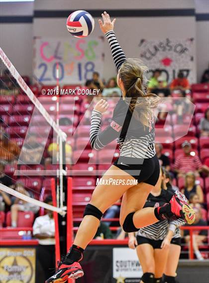 Thumbnail 3 in Connally @ Lorena photogallery.