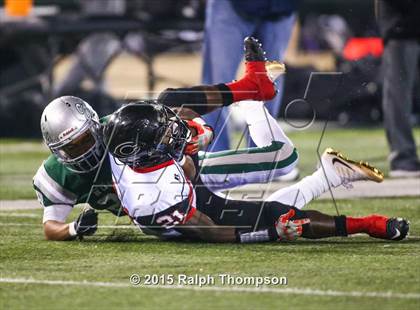Thumbnail 2 in Centennial vs. De La Salle (CIF State Open Division Final) photogallery.