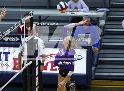 Thumbnail 1 in Leo @ Bellmont photogallery.