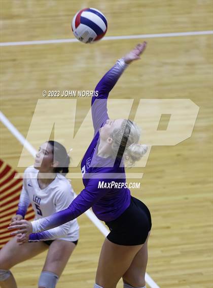 Thumbnail 2 in Leo @ Bellmont photogallery.