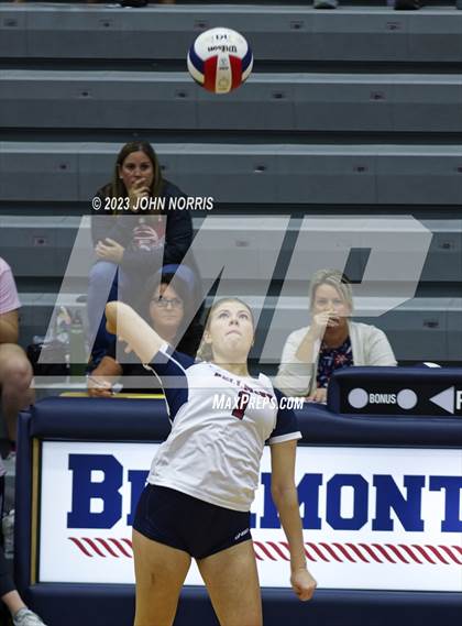 Thumbnail 3 in Leo @ Bellmont photogallery.