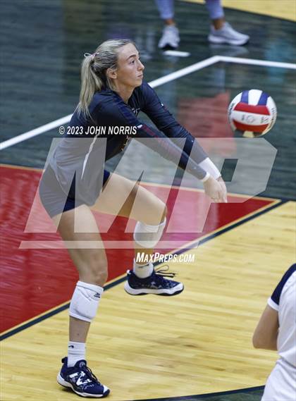 Thumbnail 1 in Leo @ Bellmont photogallery.