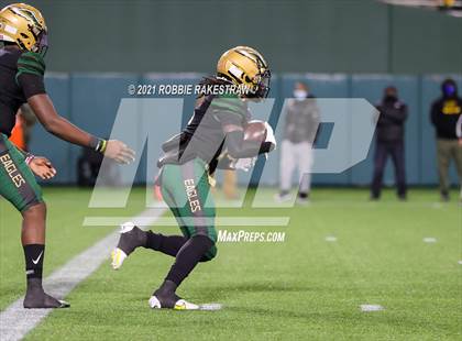 Thumbnail 3 in Duncanville vs. DeSoto (UIL 6A Division 1 Quarterfinals) photogallery.