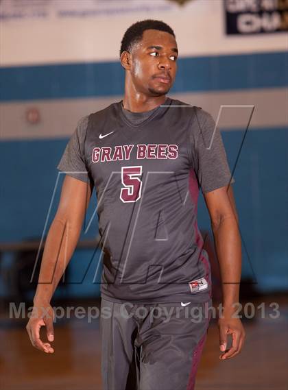 Thumbnail 3 in St. Benedict's Prep vs. Cape Henry Collegiate (Battle by the Bay) photogallery.
