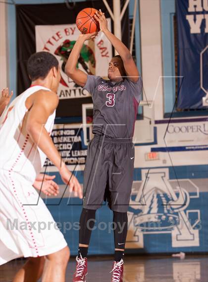 Thumbnail 2 in St. Benedict's Prep vs. Cape Henry Collegiate (Battle by the Bay) photogallery.