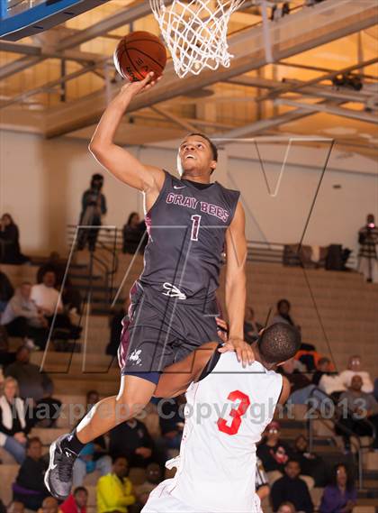 Thumbnail 2 in St. Benedict's Prep vs. Cape Henry Collegiate (Battle by the Bay) photogallery.