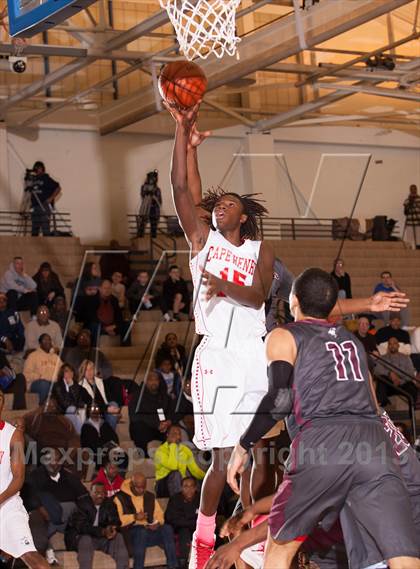 Thumbnail 2 in St. Benedict's Prep vs. Cape Henry Collegiate (Battle by the Bay) photogallery.