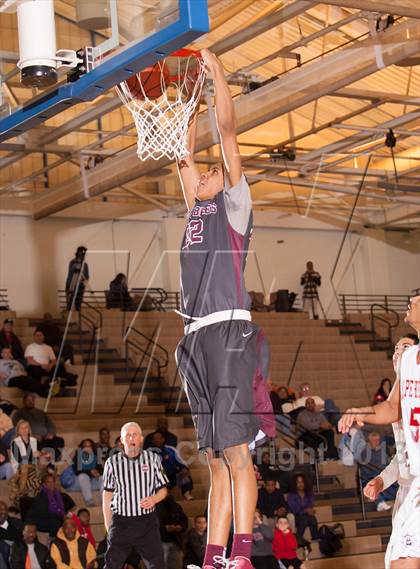 Thumbnail 3 in St. Benedict's Prep vs. Cape Henry Collegiate (Battle by the Bay) photogallery.