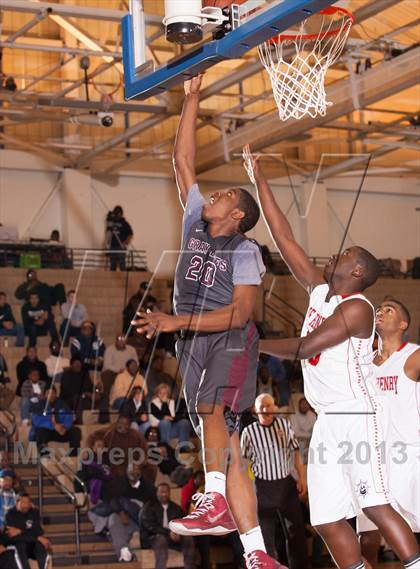 Thumbnail 3 in St. Benedict's Prep vs. Cape Henry Collegiate (Battle by the Bay) photogallery.