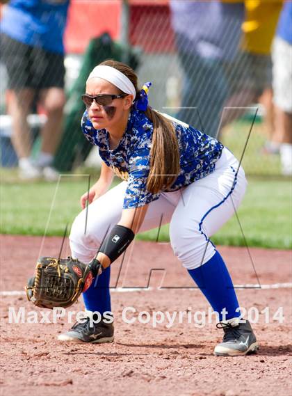 Thumbnail 3 in East Meadow vs. Clarence (NYSPHSAA Class AA Semifinal) photogallery.