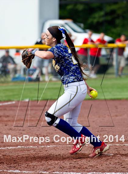 Thumbnail 1 in East Meadow vs. Clarence (NYSPHSAA Class AA Semifinal) photogallery.