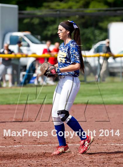 Thumbnail 1 in East Meadow vs. Clarence (NYSPHSAA Class AA Semifinal) photogallery.