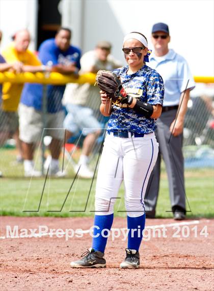 Thumbnail 2 in East Meadow vs. Clarence (NYSPHSAA Class AA Semifinal) photogallery.