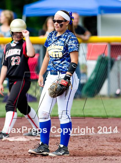 Thumbnail 2 in East Meadow vs. Clarence (NYSPHSAA Class AA Semifinal) photogallery.