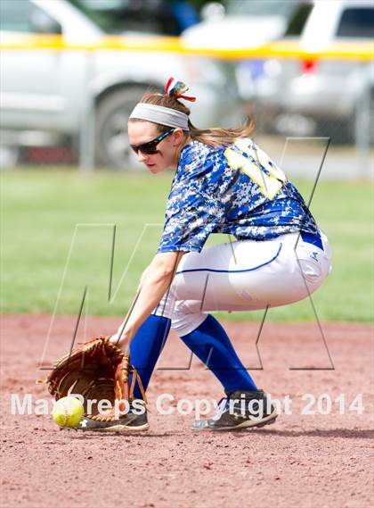 Thumbnail 3 in East Meadow vs. Clarence (NYSPHSAA Class AA Semifinal) photogallery.