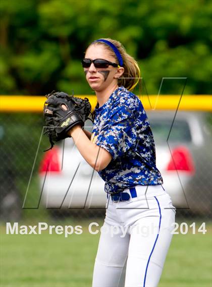 Thumbnail 2 in East Meadow vs. Clarence (NYSPHSAA Class AA Semifinal) photogallery.