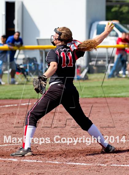 Thumbnail 1 in East Meadow vs. Clarence (NYSPHSAA Class AA Semifinal) photogallery.