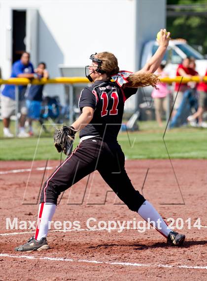 Thumbnail 1 in East Meadow vs. Clarence (NYSPHSAA Class AA Semifinal) photogallery.