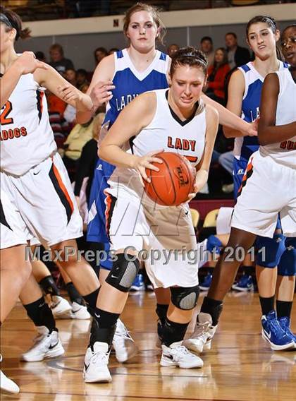 Thumbnail 3 in Burkburnett vs. Krum (Fantasy of Lights) photogallery.