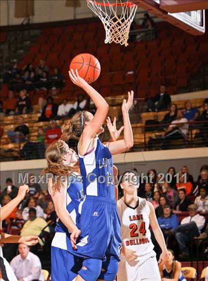 Thumbnail 1 in Burkburnett vs. Krum (Fantasy of Lights) photogallery.