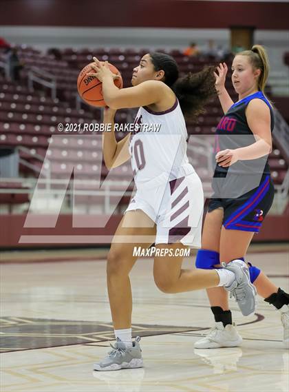 Thumbnail 3 in Bullard vs Ennis (Athens Tournament) photogallery.