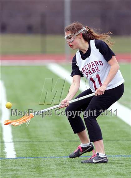 Thumbnail 1 in Iroquois @ Orchard Park photogallery.