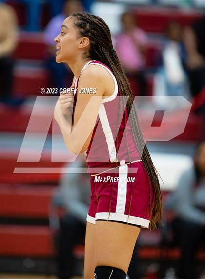 Thumbnail 3 in Midtown vs Warner Robins (GHSA 5A Elite 8 Playoff) photogallery.
