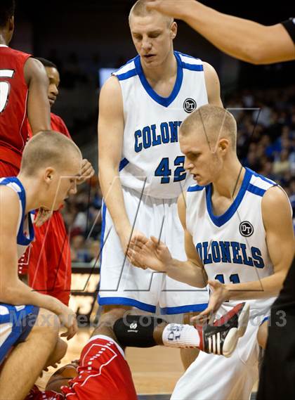 Thumbnail 3 in Holmes vs Covington Catholic (KHSAA Regional Final) photogallery.