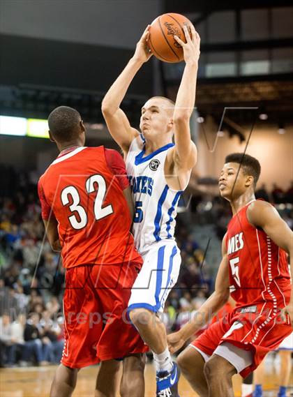 Thumbnail 3 in Holmes vs Covington Catholic (KHSAA Regional Final) photogallery.