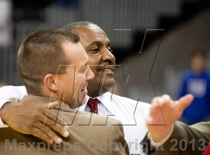 Thumbnail 1 in Holmes vs Covington Catholic (KHSAA Regional Final) photogallery.