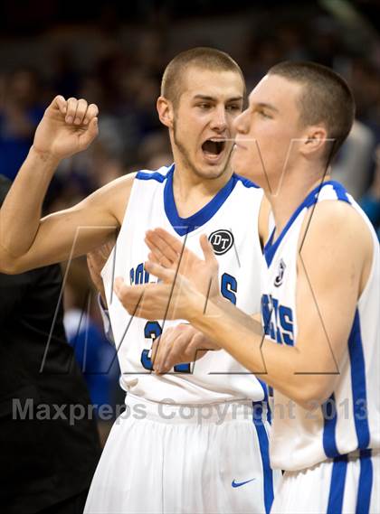 Thumbnail 3 in Holmes vs Covington Catholic (KHSAA Regional Final) photogallery.