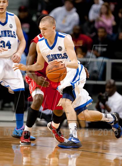 Thumbnail 1 in Holmes vs Covington Catholic (KHSAA Regional Final) photogallery.