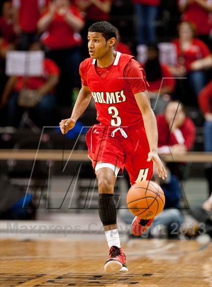 Thumbnail 1 in Holmes vs Covington Catholic (KHSAA Regional Final) photogallery.