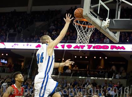 Thumbnail 2 in Holmes vs Covington Catholic (KHSAA Regional Final) photogallery.