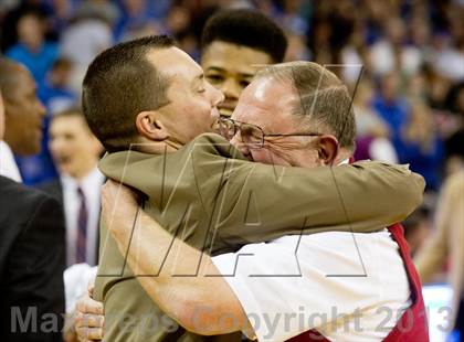 Thumbnail 2 in Holmes vs Covington Catholic (KHSAA Regional Final) photogallery.