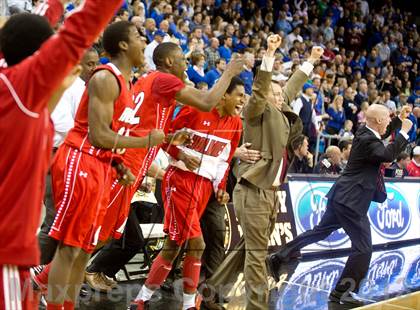 Thumbnail 3 in Holmes vs Covington Catholic (KHSAA Regional Final) photogallery.