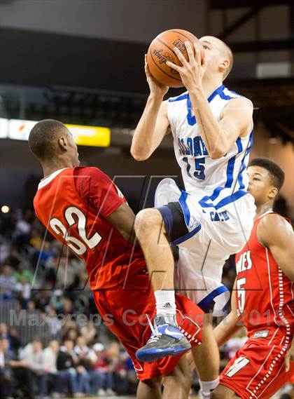 Thumbnail 1 in Holmes vs Covington Catholic (KHSAA Regional Final) photogallery.