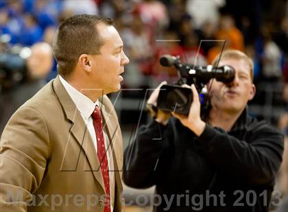 Thumbnail 1 in Holmes vs Covington Catholic (KHSAA Regional Final) photogallery.