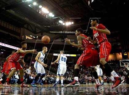 Thumbnail 2 in Holmes vs Covington Catholic (KHSAA Regional Final) photogallery.