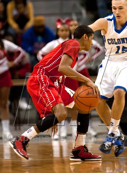 Thumbnail 1 in Holmes vs Covington Catholic (KHSAA Regional Final) photogallery.