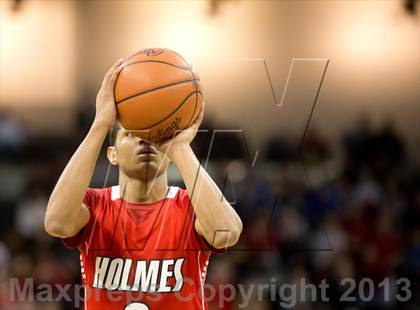 Thumbnail 3 in Holmes vs Covington Catholic (KHSAA Regional Final) photogallery.