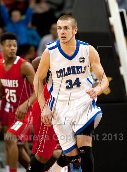 Thumbnail 1 in Holmes vs Covington Catholic (KHSAA Regional Final) photogallery.