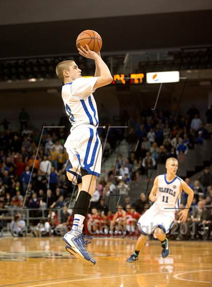 Thumbnail 2 in Holmes vs Covington Catholic (KHSAA Regional Final) photogallery.