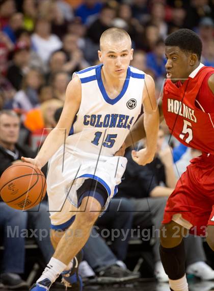 Thumbnail 1 in Holmes vs Covington Catholic (KHSAA Regional Final) photogallery.