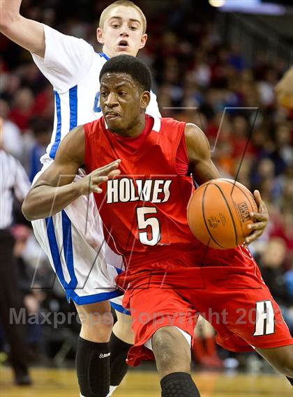 Thumbnail 2 in Holmes vs Covington Catholic (KHSAA Regional Final) photogallery.