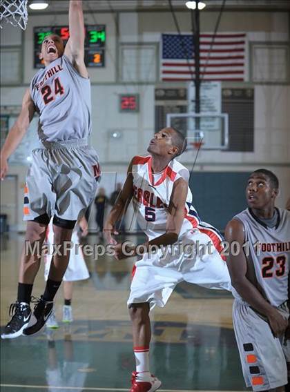 Thumbnail 1 in Foothill vs. Pleasant Grove photogallery.
