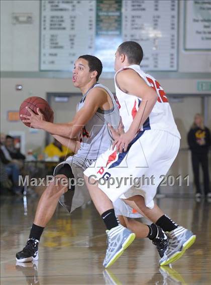 Thumbnail 2 in Foothill vs. Pleasant Grove photogallery.