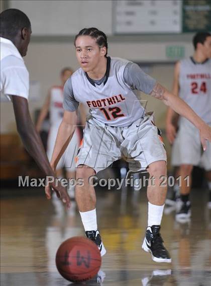 Thumbnail 3 in Foothill vs. Pleasant Grove photogallery.