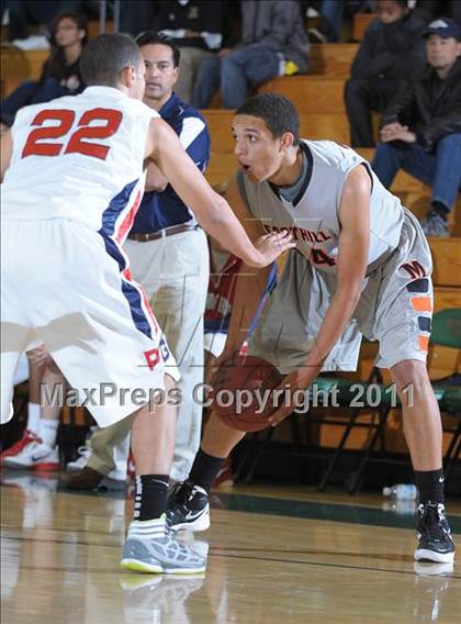 Thumbnail 2 in Foothill vs. Pleasant Grove photogallery.